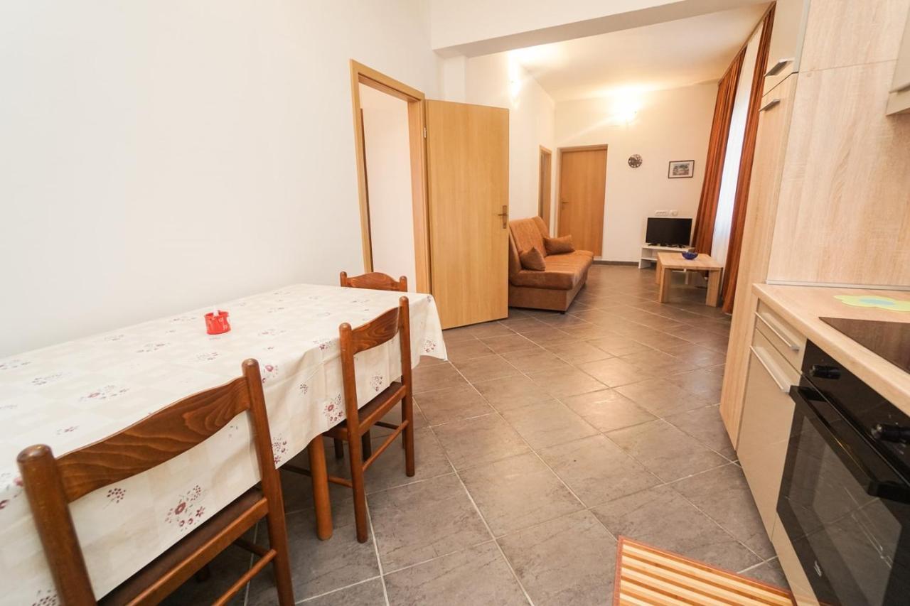 Apartments Mira Savudrija Crveni Vrh Ngoại thất bức ảnh